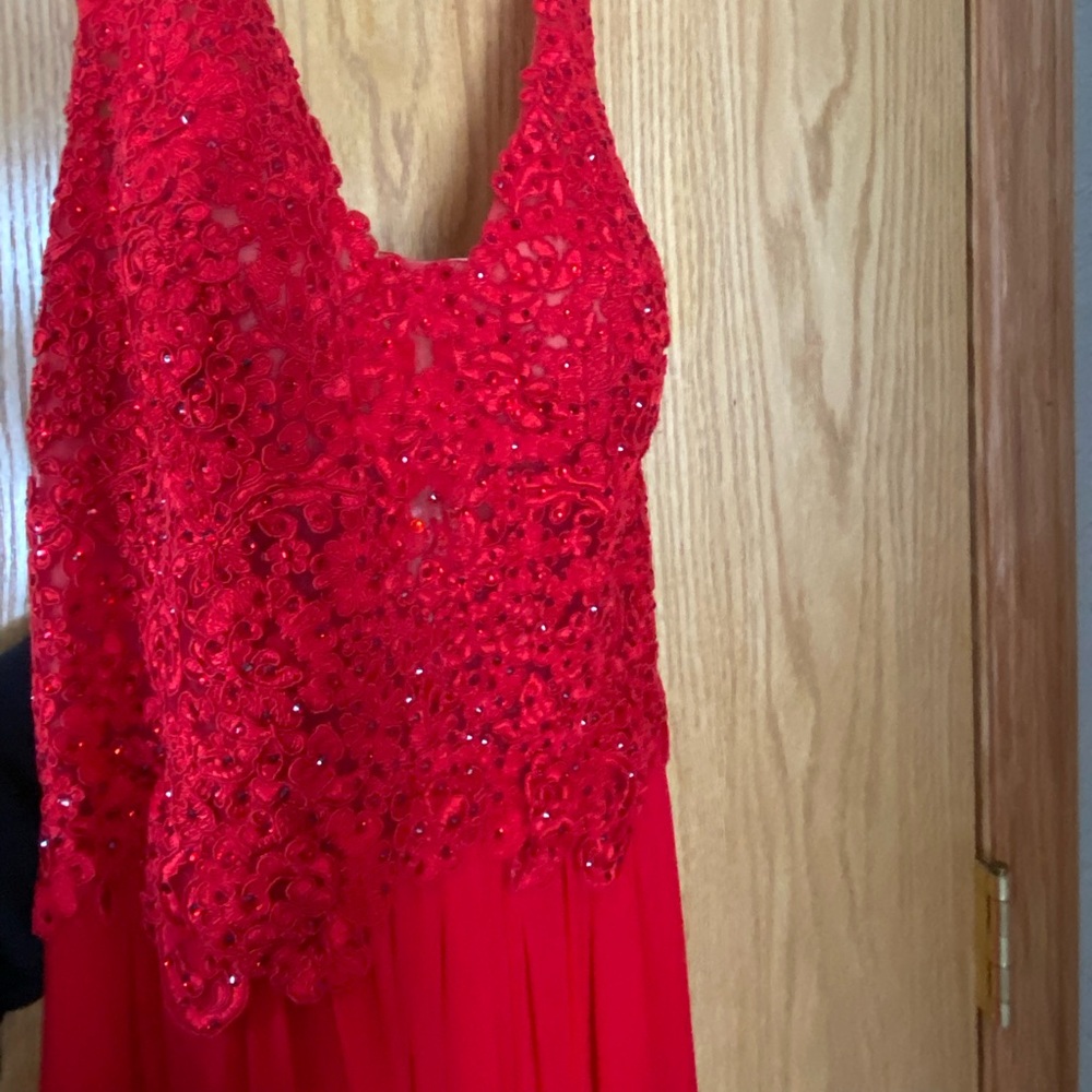 Formal size 4/6 bright red halter